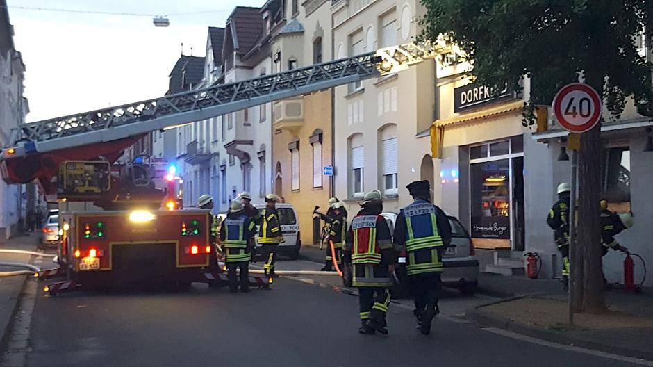 Gegen 21 Uhr ging der Notruf bei der Feuerwehr ein. Knapp 53 Kräfte waren im Einsatz.