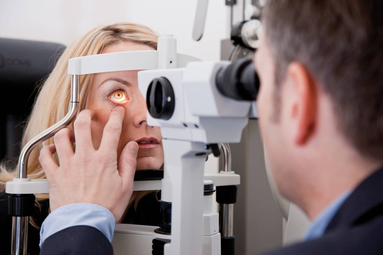 Grüner Star: Ab dem 40. Lebensjahr sollten die Augen alle 2 Jahre vorsorglich beim Augenarzt untersucht werden.