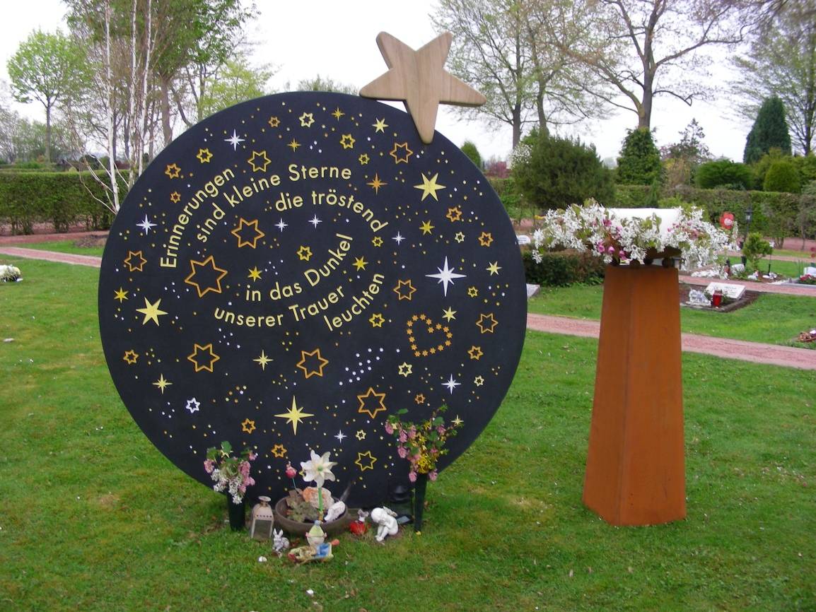 Freitag, 8. Mai: Gottesdienst auf dem Gräberfeld für tot- und fehlgeborene Kinder: Ein Ort des Trostes und der Erinnerung