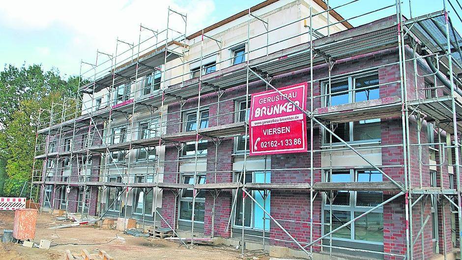  Wie hier an der Heerstraße und am Fischelner Weg sollen demnächst Flüchtlinge und Menschen mit Wohnberechtigungsschein unter einem Dach wohnen. Dafür sprachen Gemeinde Schwalmtal, GWG und Kreis Viersen sogar in Düsseldorf vor. 