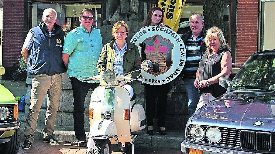  Der Vorstand des MSC Süchteln und Barbara Kriewitz stellten das Programm zur Irmgardisrallye und Irmgardiswanderung vor. 