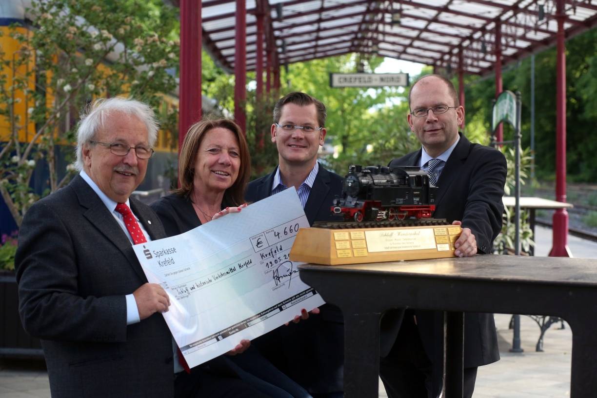 Spiel, Satz und Sieg: Tennisturnier bringt 4660 Euro für den „Schluff“