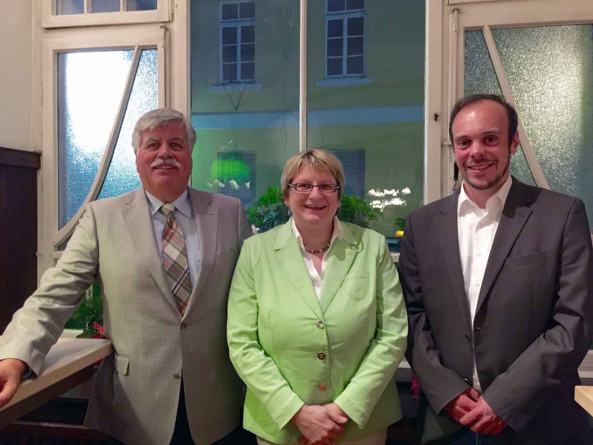  Die CDU in Fischeln wählte jetzt den neuen Vorstand: Vorsitzender Benedikt Lichtenberg (l.) wurde im Amt bestätigt genauso wie die stellvertretende Vorsitzende Britta Oellers. Neu hinzugekommen ist Johannes Koerner. 