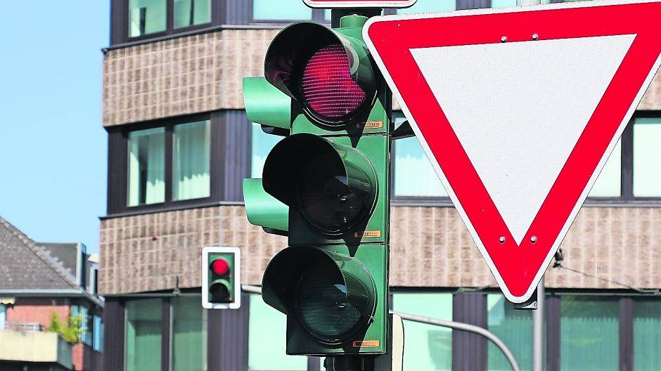  Autofahrer in Krefeld stehen im Moment häufiger vor roten Ampeln als gewöhnlich. 