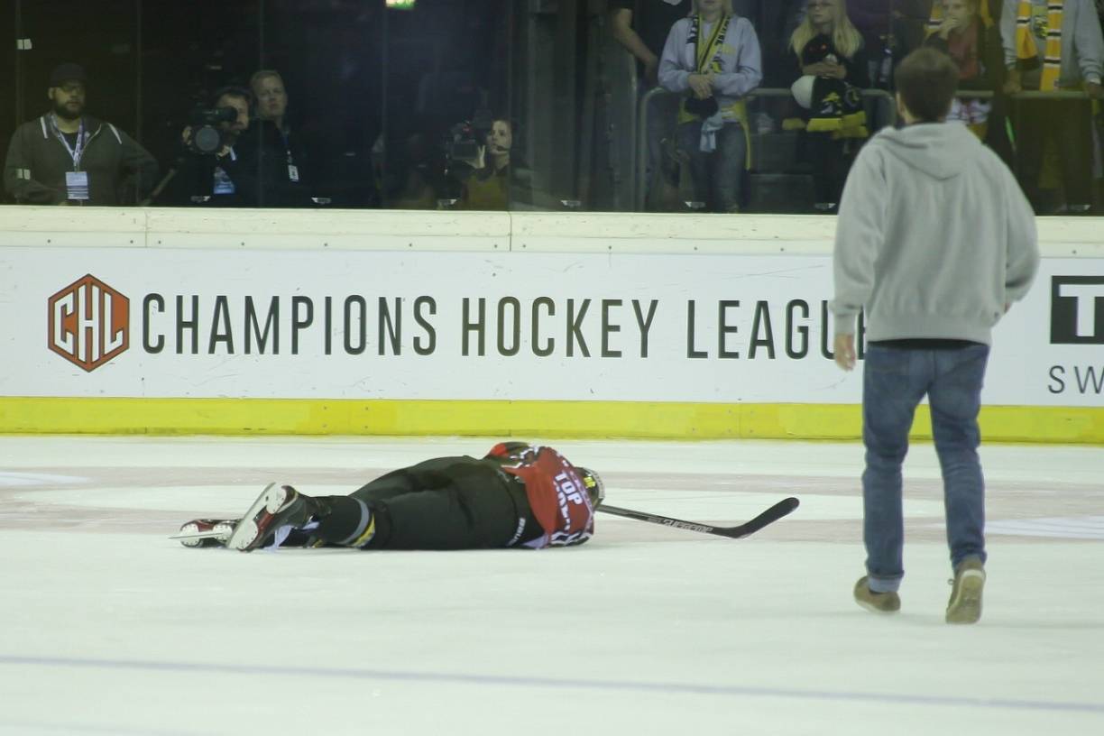 Pinguine-Torwart Duba fällt wohl sechs Wochen aus / Pietta beim Saisonstart dabei: Hiobsbotschaft für die Pinguine