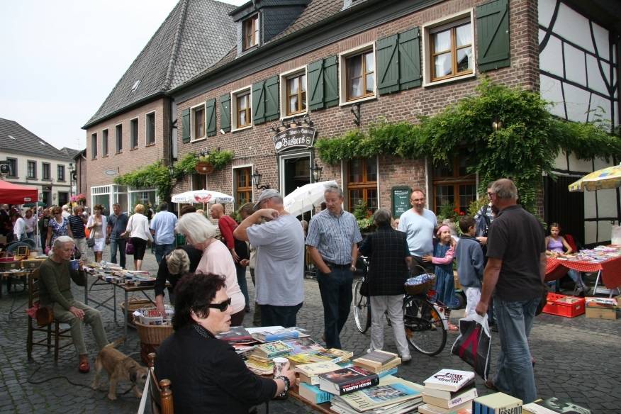 Bücherbummel im historischen Ortskern