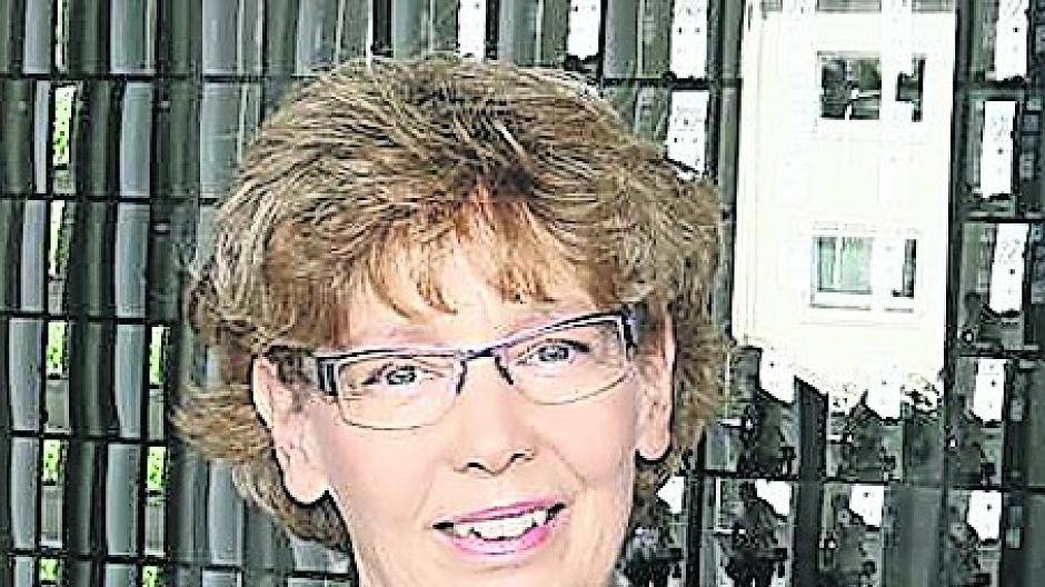 Mit Blumen ins Amt eingeführt: Dr. Agnes Court.