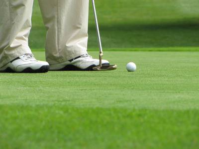 Geld gestohlen: Einbrecher im Krefelder Golf-Club