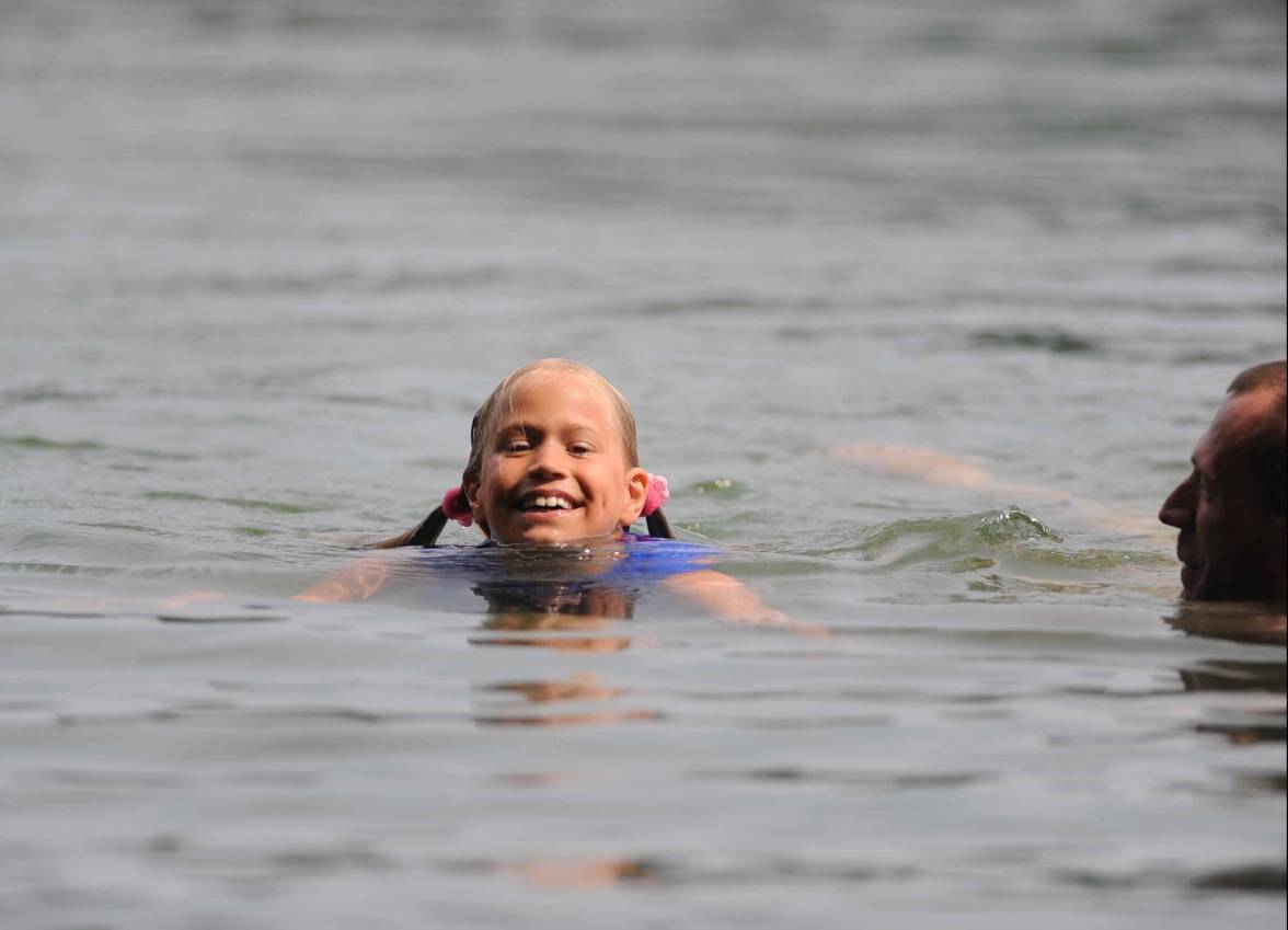  Bei den hohen Temperaturen macht Abkühlung so richtig Spaß.  