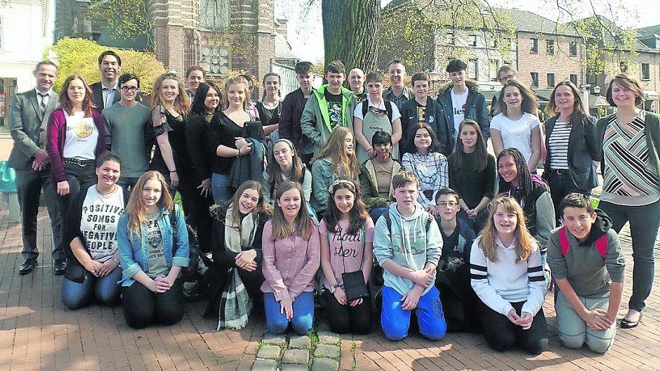Gemeinsames Gruppenfoto auf dem Waldnieler Marktplatz.