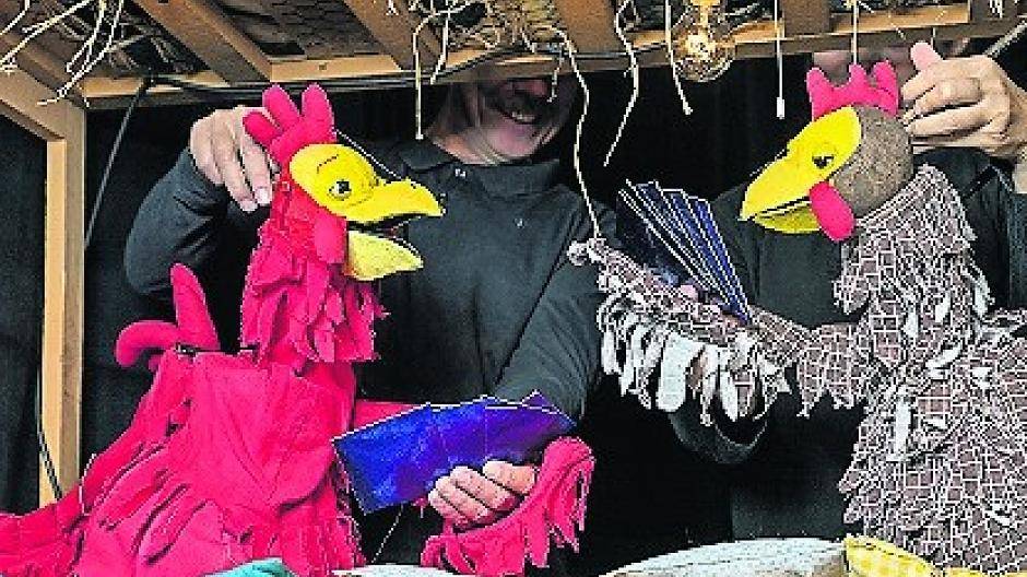  Figurentheater in der Stadtbibliothek. 