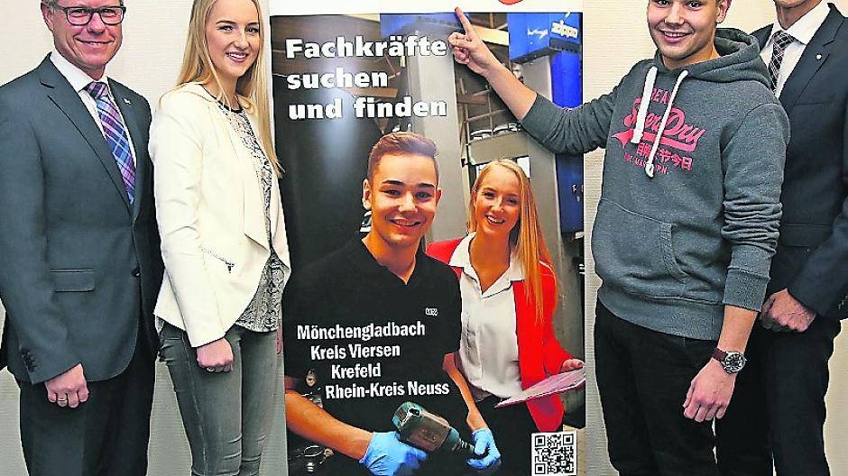 „Backstage“ in die Firmen