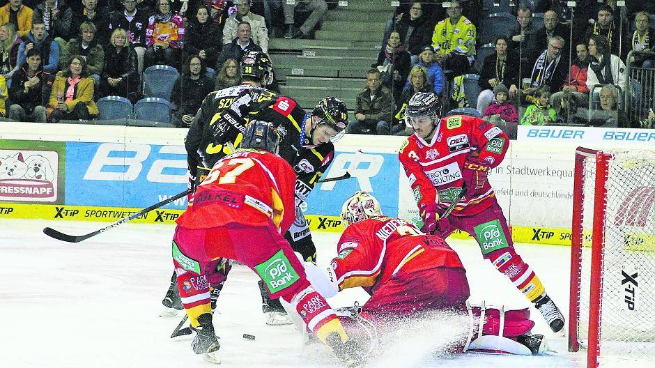 Pinguine verlieren Straßenbahnduell