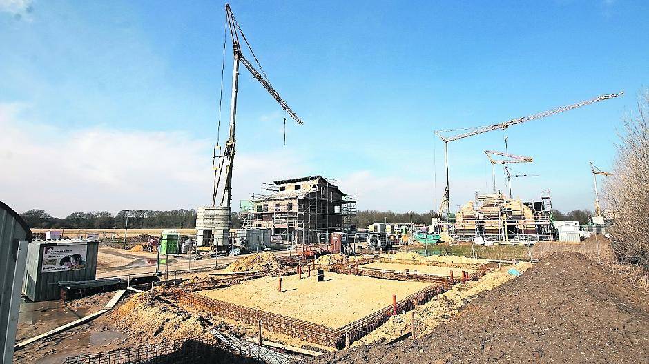 Familien, die bauen, haben die Möglichkeit, über die Wohnbauförderung des Landes Darlehen zu erhalten. Der Kreis Viersen informiert und berät Interessierte.