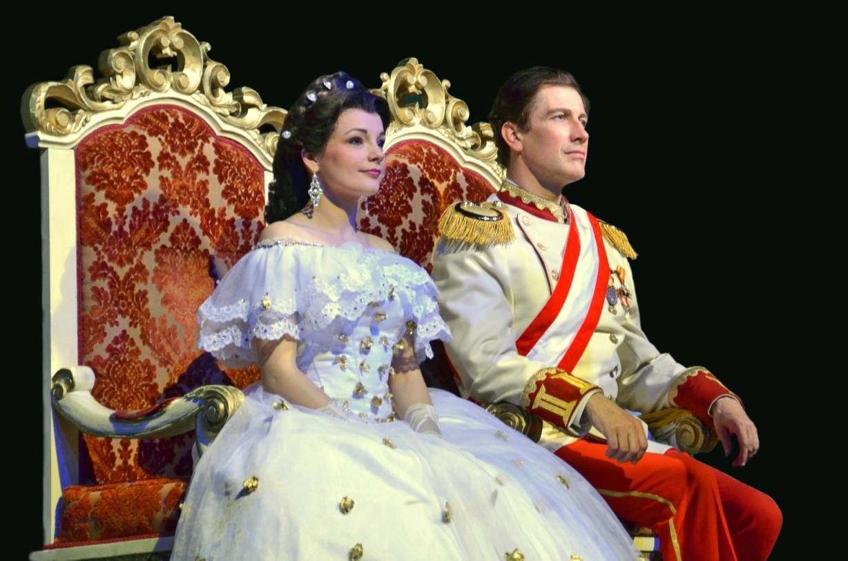  Wie in den weltberühmten Filmen mit Romy Schneider, zeigt auch das Musical die große Kaiserepoche in der Alpenrepublik. 