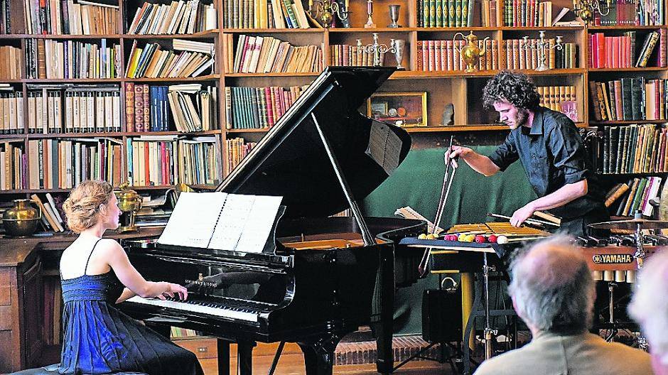  Das Duo „Farbton“ lässt sich von Farben und Tönen inspirieren. Am 14. Oktober gastieren die beiden Künstler in der Kaldenkirchener Hofkirche. 