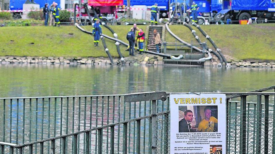 Bei der Suche nach dem vermissten Krefelder wurde der Hofgarten-Teich teilweise abgelassen.