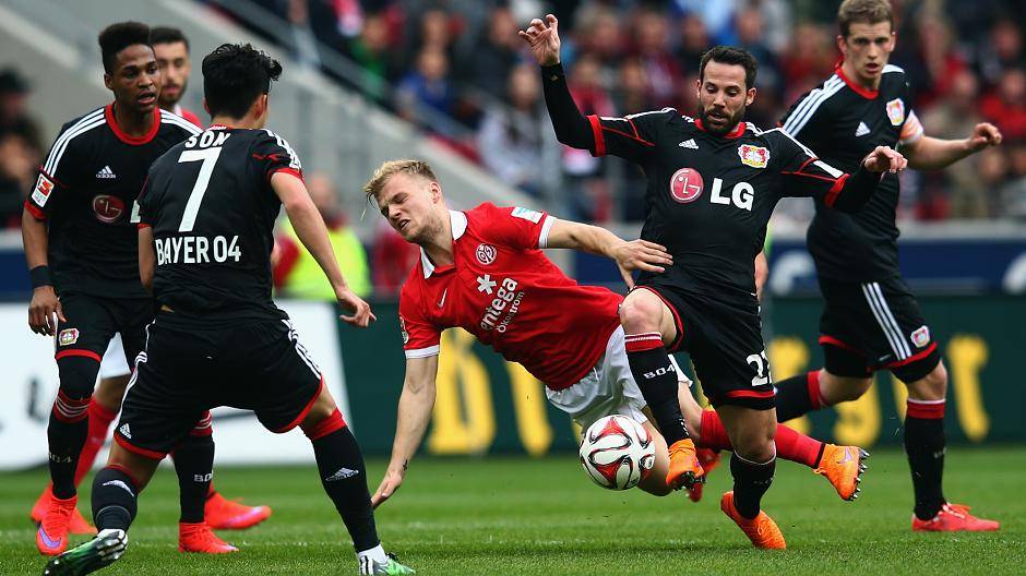  Zwischenzeitlich bekamen die Mainzer gegen Leverkusen kein Bein auf den Boden. 