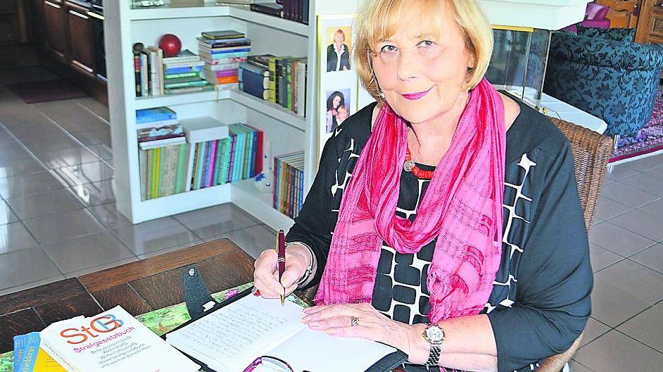  Schlichten, wenn zwei sich streiten — das ist die Aufgabe von Schiedsfrau Gertrud Pot d’Or-Schneiders. 