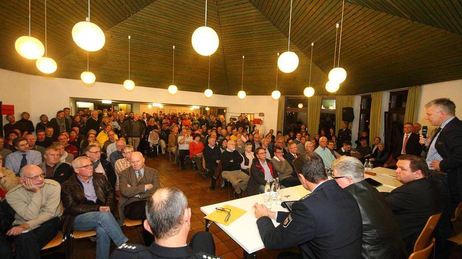 Großes Interesse an Bürgerversammlung zu Traarer Flüchtlingshalle