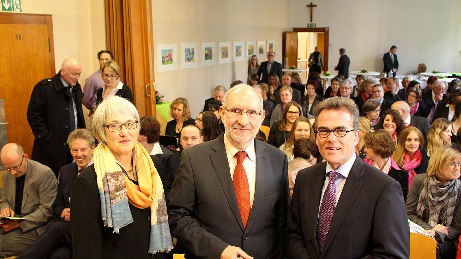  Anne Marie und Hubert Fortmeier und Oberbürgermeister Gregor Kathstede (v.l.) vor der Verabschiedung am Mittwochmorgen 