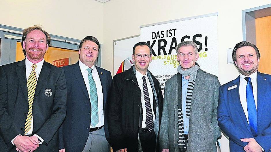 Partner der Aktion (v.l.): Pinguine-Geschäftsführer Robert Haake, Elmar Schmitz (KEV 1981), Eckart Preen (WFG), Mario Bernards (Curranta) und Ingo Zielonkowsky (Arbeitsagentur).
