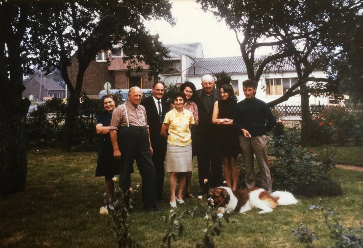  1957 begann die Freundschaft zwischen Matthias Cox (Zweiter v.l), Francois Surroque (Dritter v.l.) und Heinz-Berth Cox (rechts). 