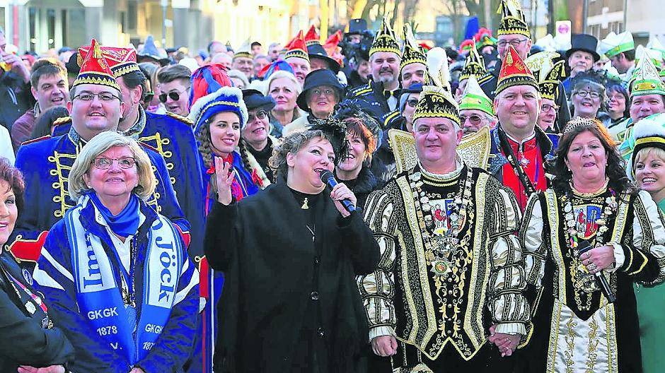 Rathaus gestürmt: Möhnen regieren