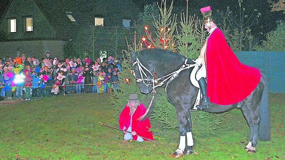 Matthias Dericks war jahrelang der St. Martin für Overhetfeld und Elmpt. Jetzt gibt er die Zügel in neue Hände. Fotos (3): Heike Ahlen
