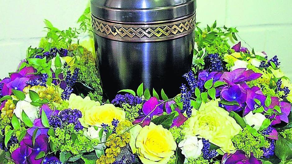 Warum die Urne nicht auch im Wald bestatten? Die Frage scheint sich auch für Nettetal zu beantworten.