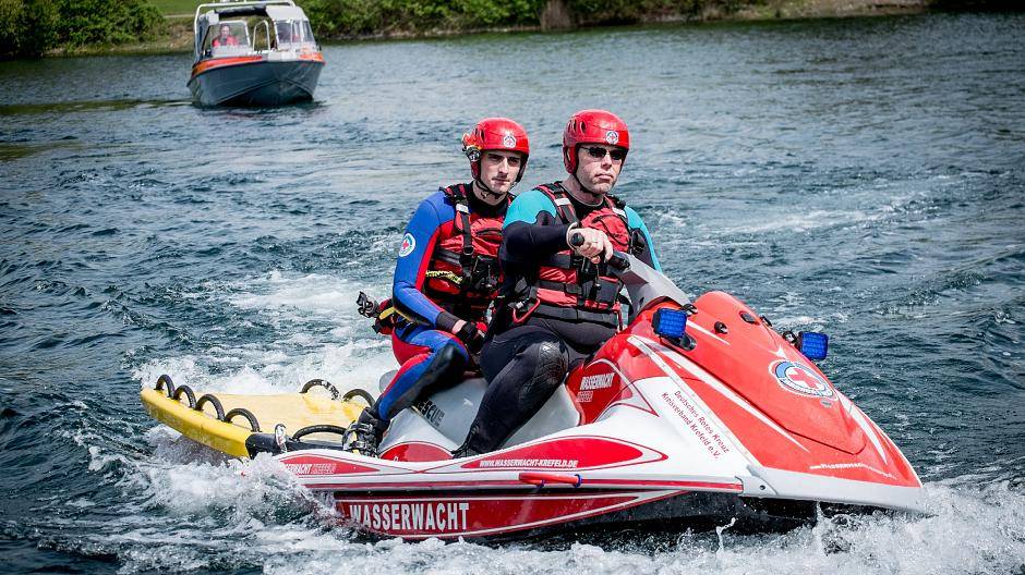 Wasserwacht fährt Jetski