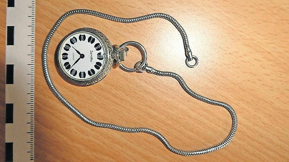  Wer seinen Schmuck hier wiedererkennt möge sich unter 02162/37 70 bei der Kripo Viersen melden. 