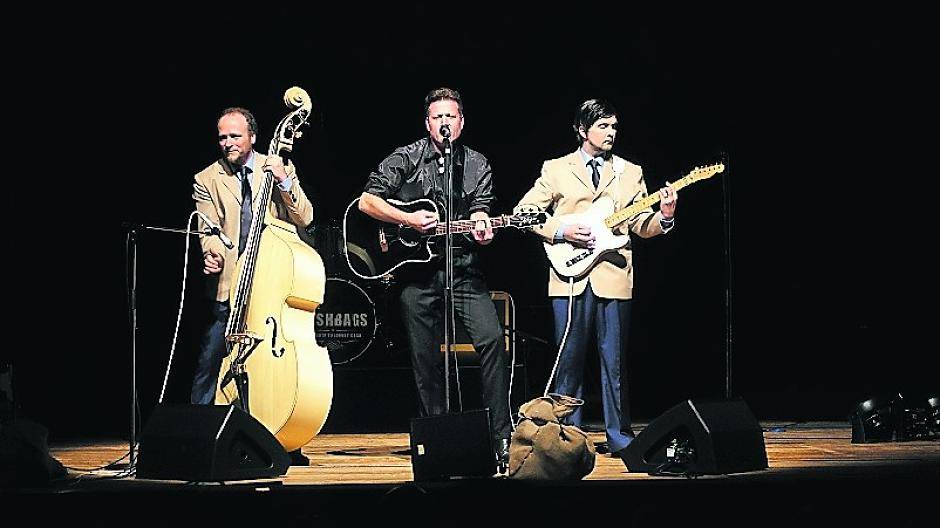 Ganz im Stil der späten 50er: Johnny Cash and the Tennessee Two.