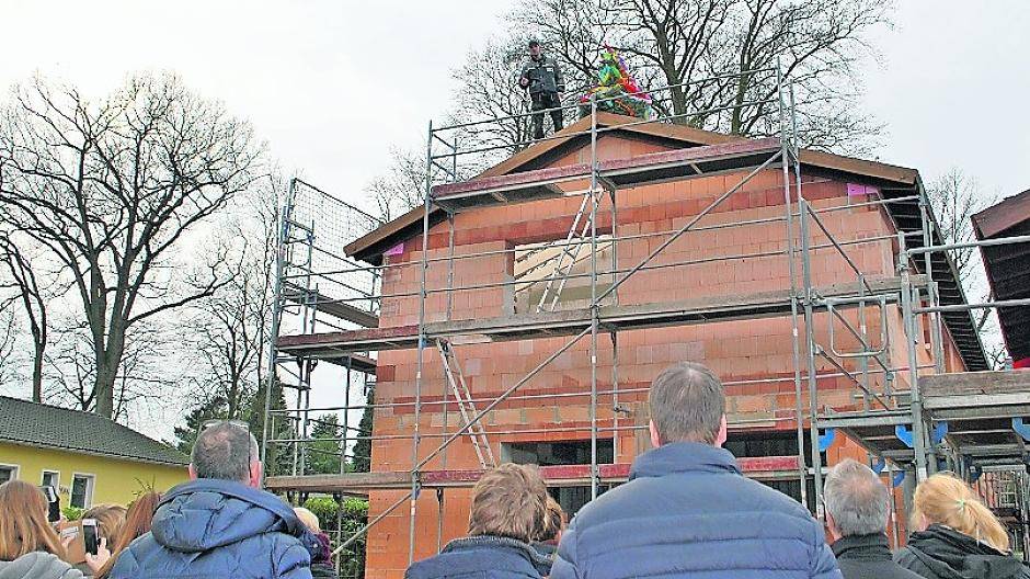 Die Wiesenhaus-Kinder freuen sich, bald ins Regenbogenhaus einziehen zu können. Fotos (2): hei