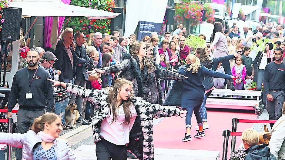 200.000 sahen Krefeld Pur