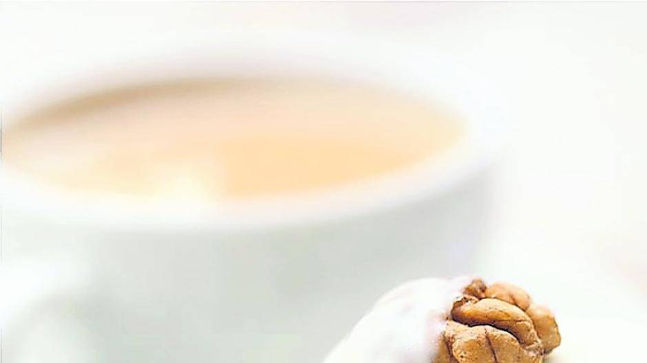 Bei Kaffee und Kuchen bleibt es meistens nicht: Die Polizei im Kreis Viersen warnt vor sogenannten „Kaffeefahrten“.