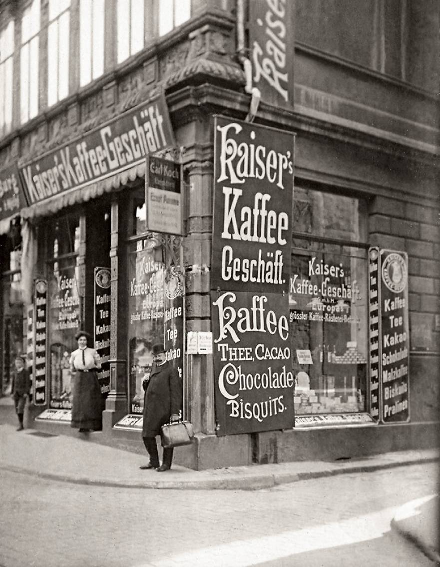 Die Kaiser's-Filiale an der Ecke Dülkener Straße/ Alter Markt in Viersen im Jahr 1910.