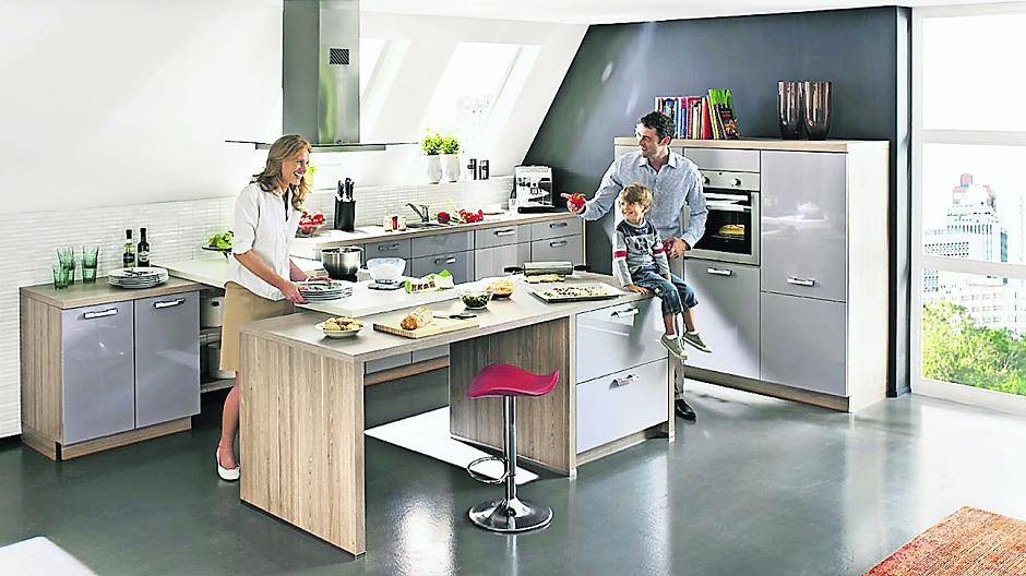 Die Planung einer neuen Küche will von Anfang an gut durchdacht sein. Schließlich ist die Küche meist mehr als nur ein Platz zum Kochen und die Einrichtung soll viele Jahre Freude bereiten.