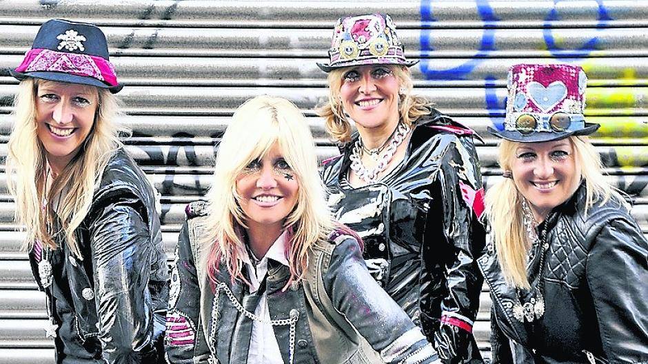 Die Mädels der Band „Colör“ bringen bei der Report Party Rot Weiß pure Frauenpower auf die Bühne.