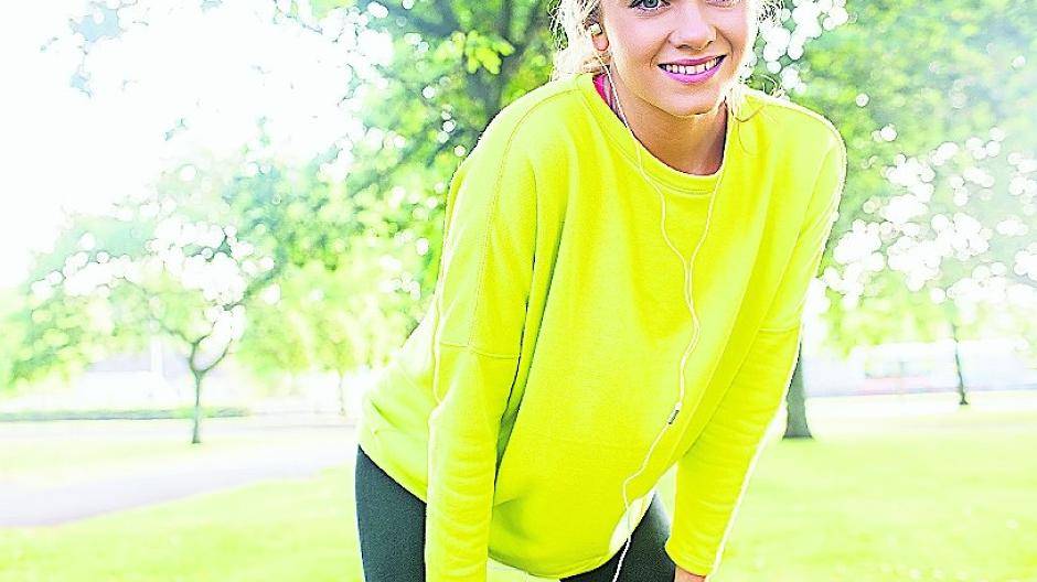  Fit ins Frühjahr starten — viel Bewegung und eine basische Ernährung können dabei hilfreich sein.  