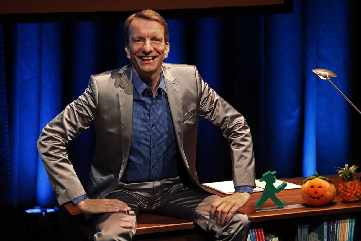 Bastian Sick: "Füllen Sie sich wie zu Hause!"