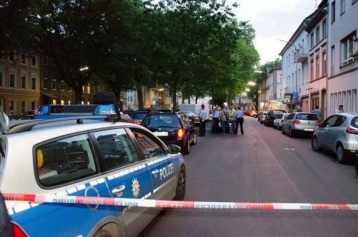  Nach den Schüssen sperrte die Polizei den Südwall ab.  