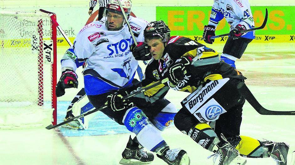  Spielerisch konnten die Krefeld Pinguine auch am Freitag im Heimspiel gegen die „Wilden Schwäne“ aus Schwenningen nicht überzeugen. Am Ende siegten die dennoch mit 3:1. 