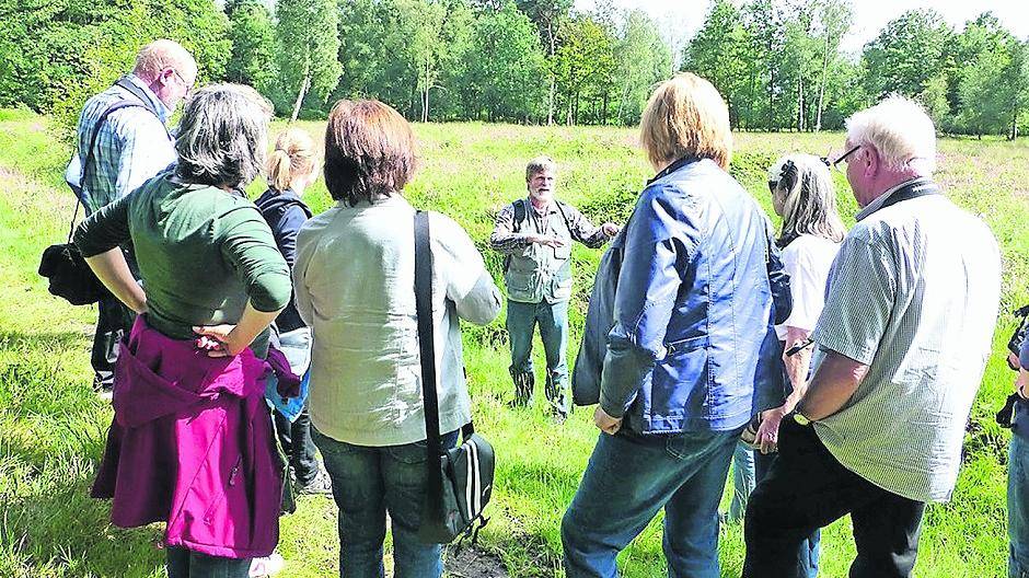  Kostenfreie Wanderung durch unsere herrliche Umgebung — orientieren kann man sich jetzt mit dem Veranstaltungskalender Biologischen Station Krickenbecker Seen. 