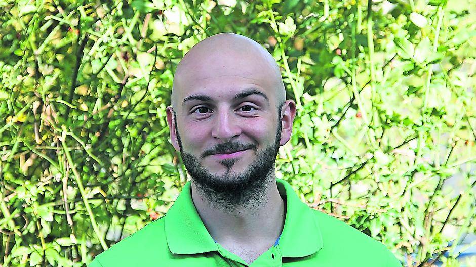  Würde Sie diesen jungen Mann im Auto mitnehmen? Hakan Yildirim ist unterwegs nach Kapstadt, um dort soziale Arbeit zu leisten. 