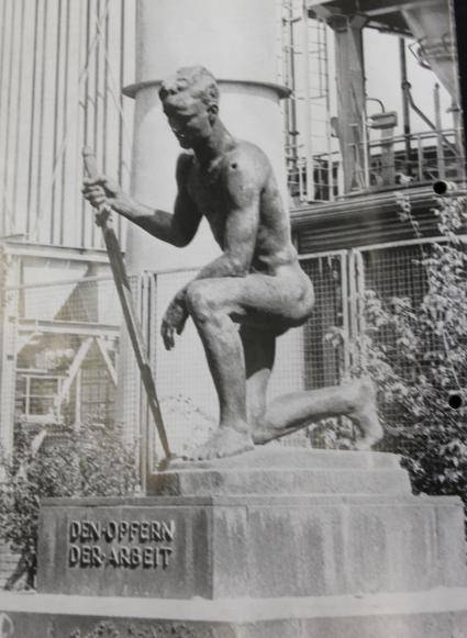 Metalldiebstahl: Dreiste Diebe sägen Denkmal-Schwert ab