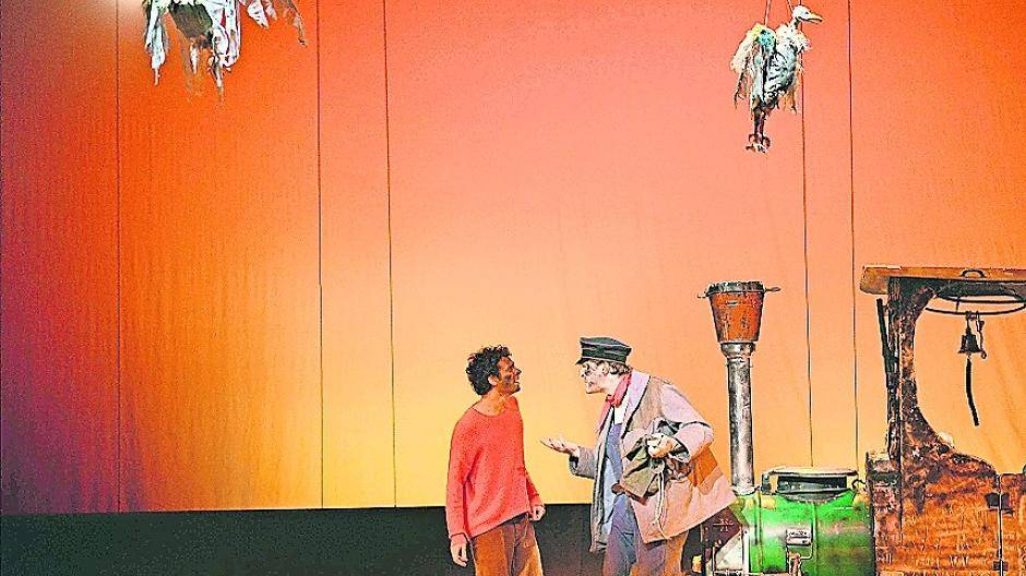  Beliebtes Kinderstück: „Jim Knopf und Lukas der Lokomotivführer“ kennen viele Erwachsene noch aus der Augsburger Puppenkiste. Nun präsentiert das Stadttheater den beliebten Stoff auf der großen Bühne. 