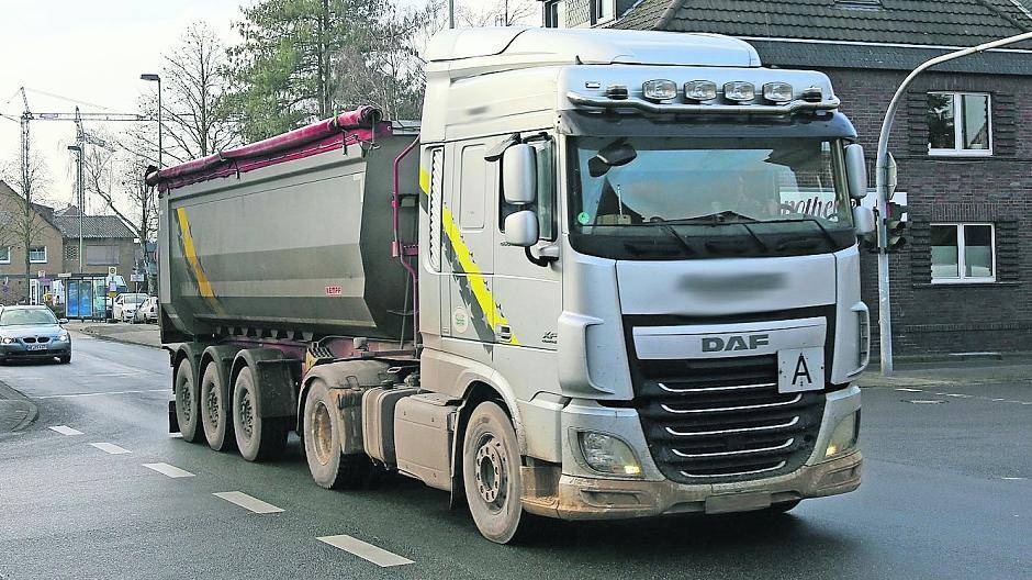  Illegal fahrende LKW auf der Uerdinger Straße gehören hoffentlich bald der Vergangenheit an. 
