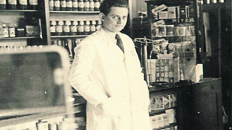  Vater Albert Wolff (l.) und Großonkel Willie Bierewitz hatten die Parfümiere Wolff in den vergangenen Jahrzehnten aufgebaut. 1987 übernahm Robert Wolff das Geschäft. Das Ende fällt ihm nun schwer — ist aber wohl überlegt. 