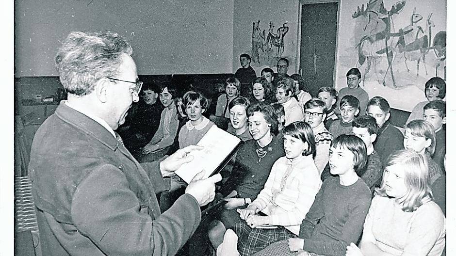  So brav und ordentlich ging es 1967 in Herongen zu (zumindest solange der Lehrkörper dabei war). 